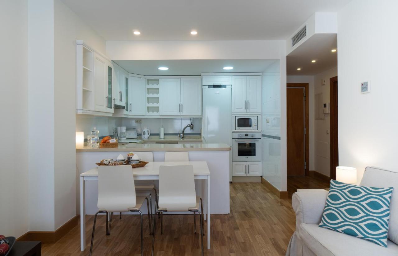 Malaga Centro Maria Zambrano Apartment ภายนอก รูปภาพ