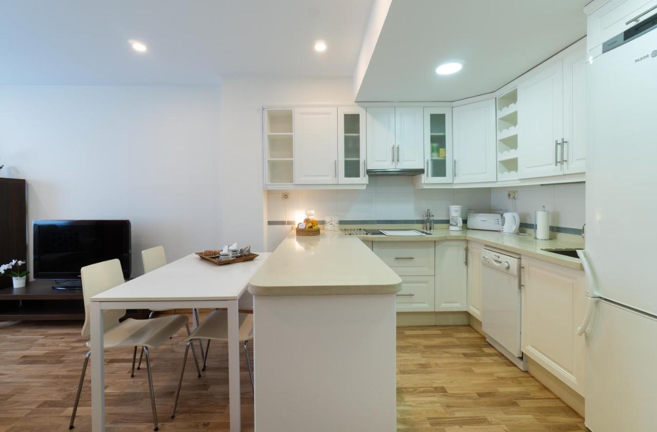 Malaga Centro Maria Zambrano Apartment ภายนอก รูปภาพ