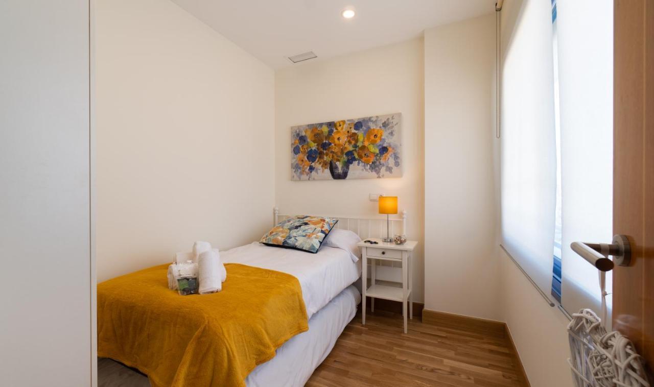 Malaga Centro Maria Zambrano Apartment ภายนอก รูปภาพ