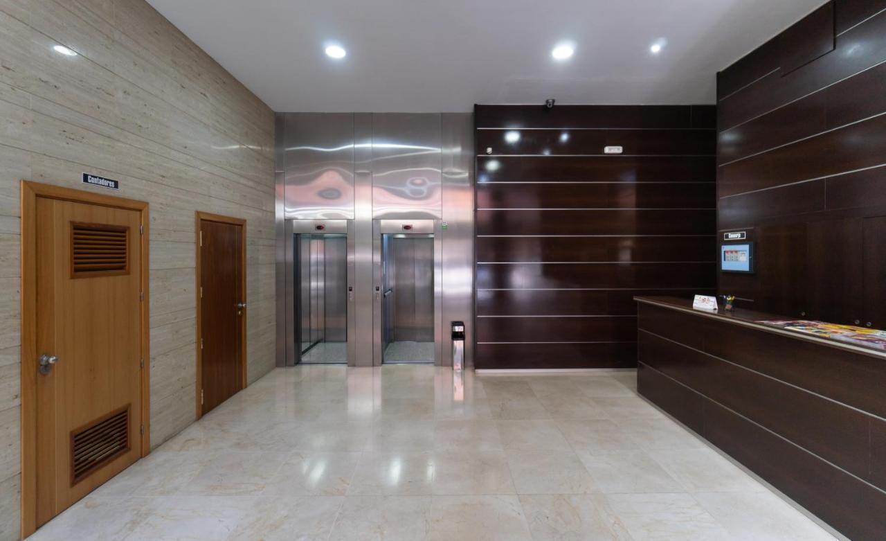 Malaga Centro Maria Zambrano Apartment ภายนอก รูปภาพ