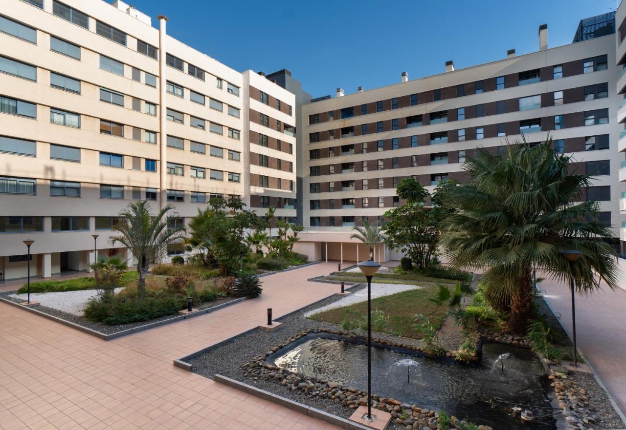 Malaga Centro Maria Zambrano Apartment ภายนอก รูปภาพ